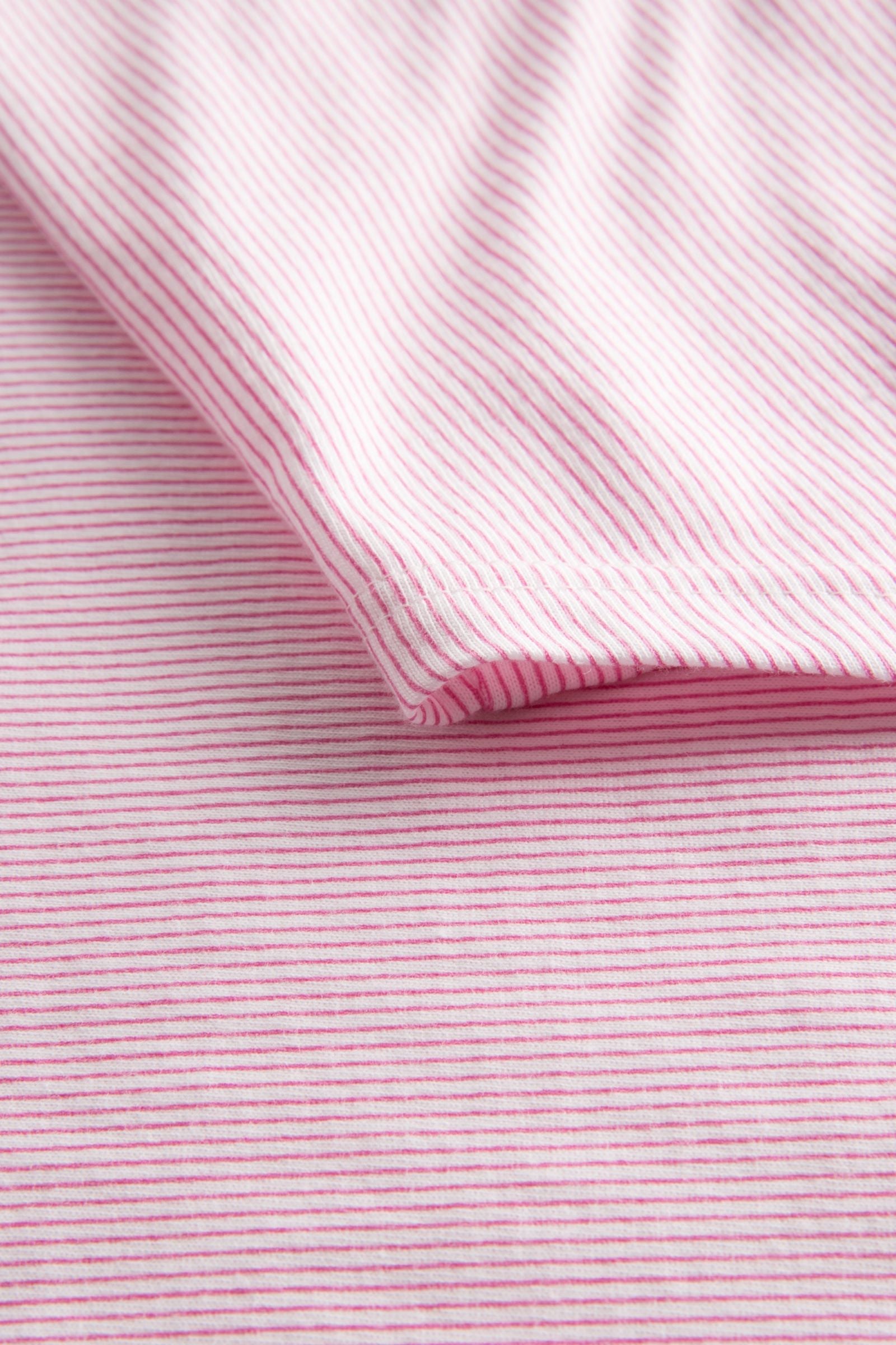 This nightgown from the Smart Casual line by Rösch features a lightweight, soft, and fine-striped jersey cotton fabric that ensures breathability, smoothness, and durability.