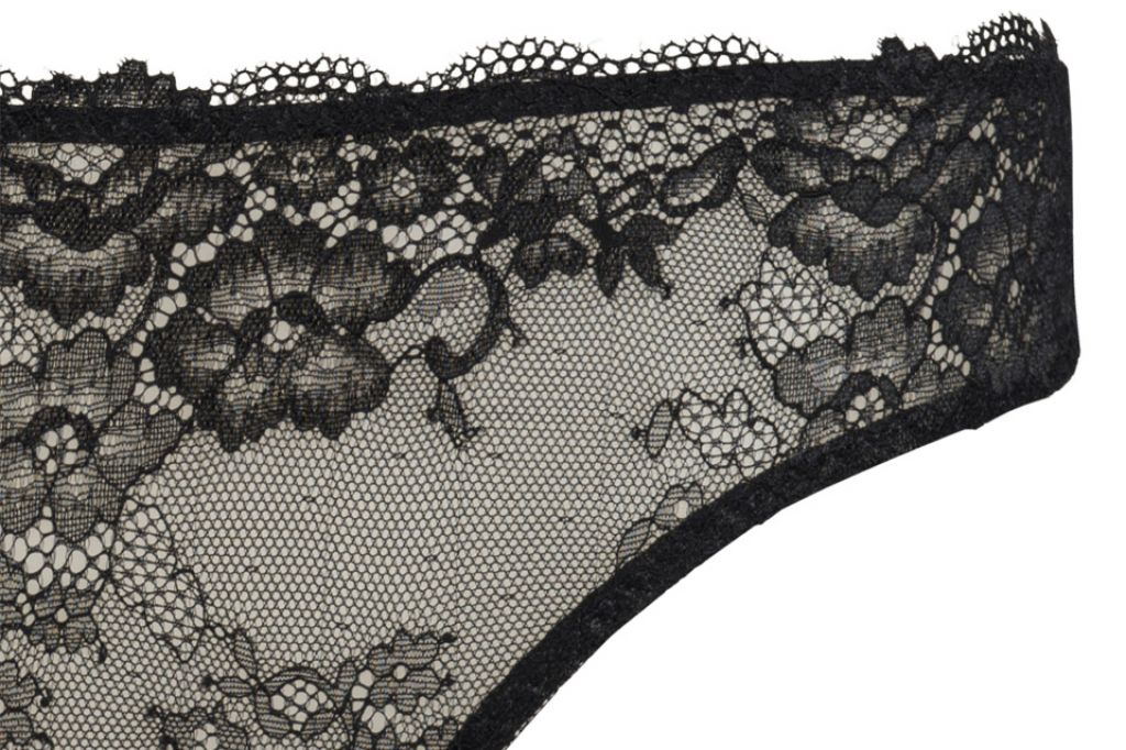 These SIéLEI brief from Italy feature a lightweight, stretchy floral patterned lace for a comfortable fit.