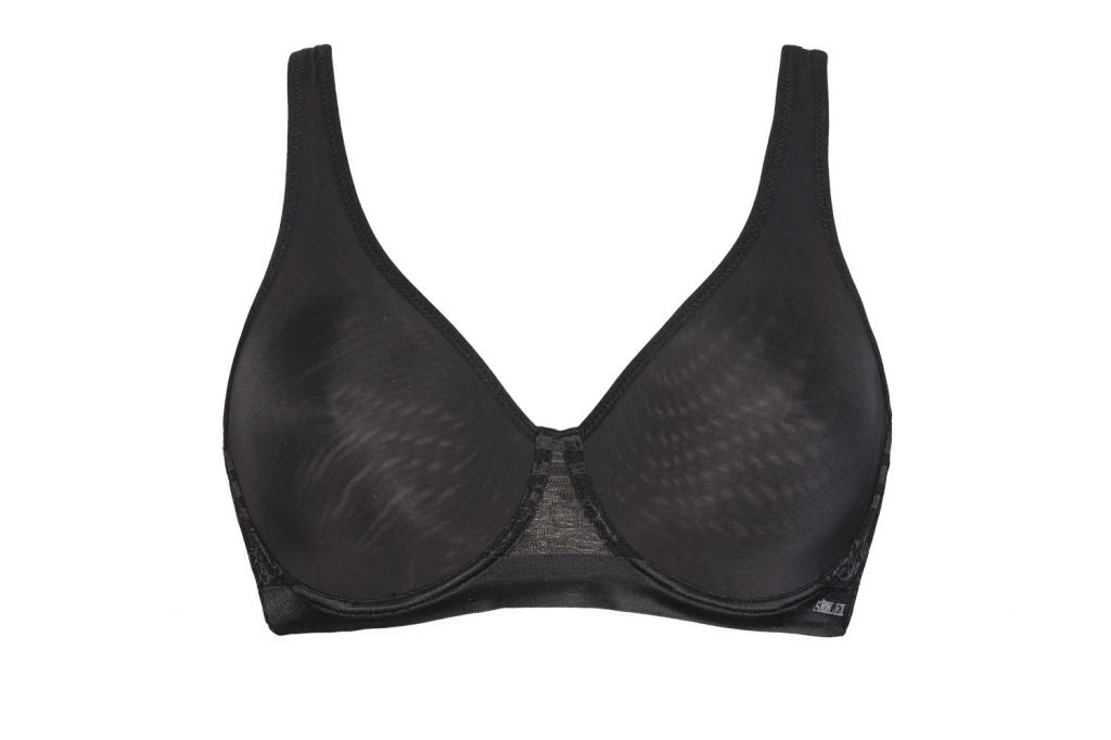 This underwire soft cup bra from SIéLEI Italy's Flower line provides optimal support and comfort ensured by its particular design and construction.