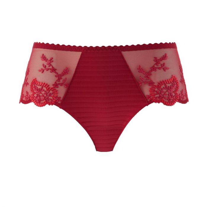 Louisa Bracq's Élise collection is finished with a shorty which shows off embroidered leaves with pearlescent glints on the leg-lines, accompanied by see-through tulle for a seductive display of transparency.