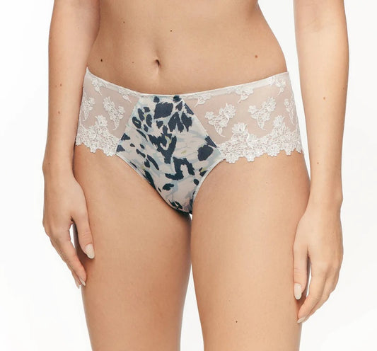 The Camo Lace Pleasing Shorty wonderfully captures the essence of the Diane Von Fürstenberg work.