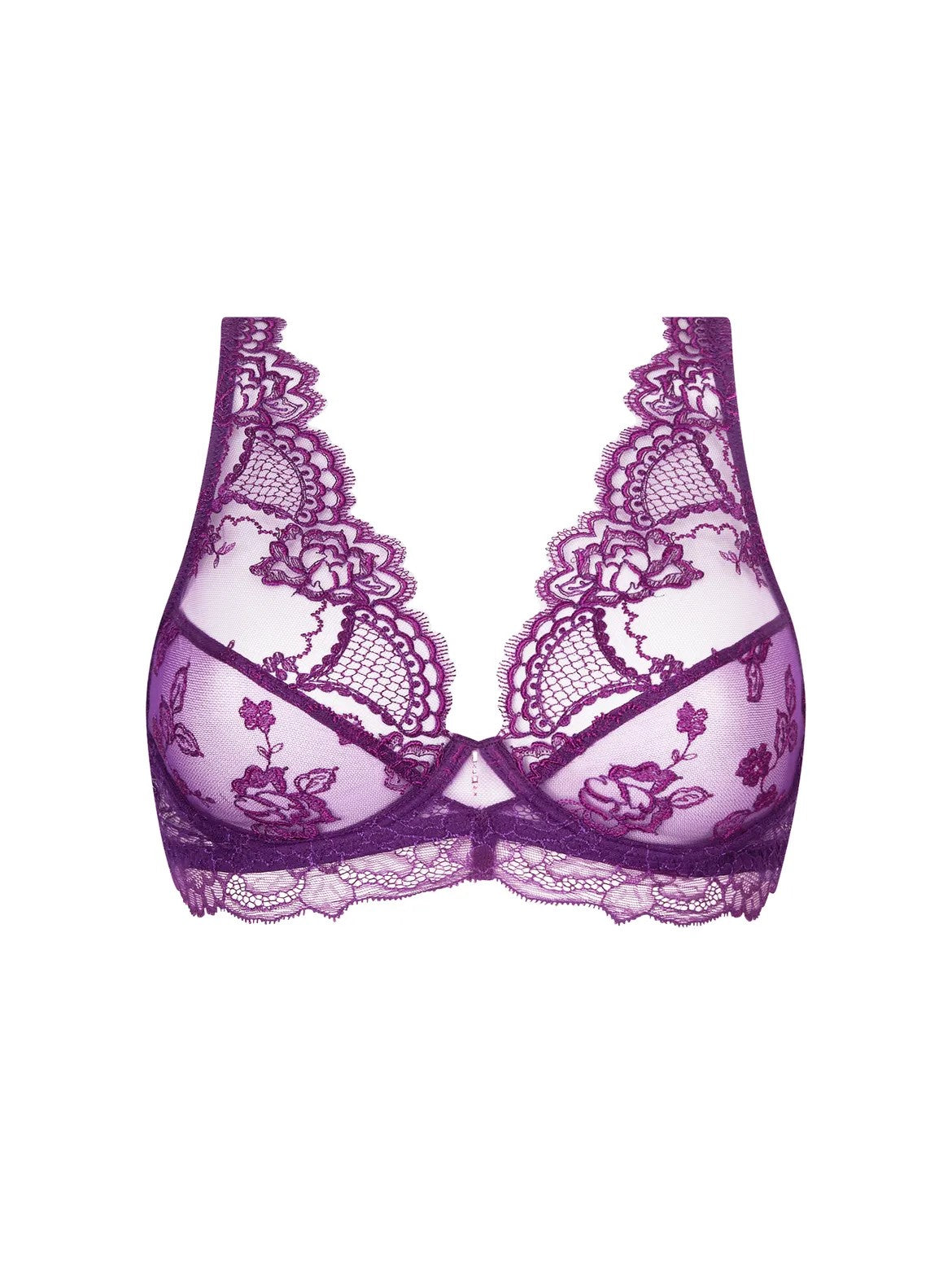 An exquisite bra from the Sublime en dentelle line by Lise Charmel, France.