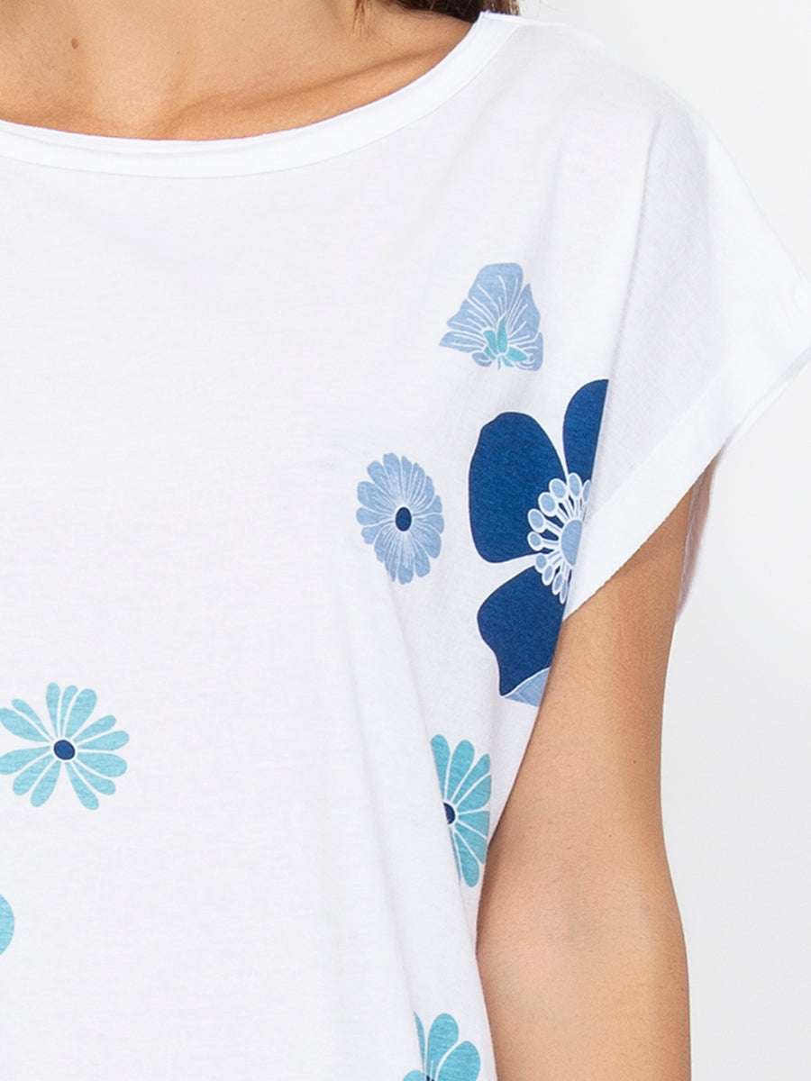 SIèLei's short dress is constructed with soft, breathable cotton to ensure a comfortable experience for the wearer.