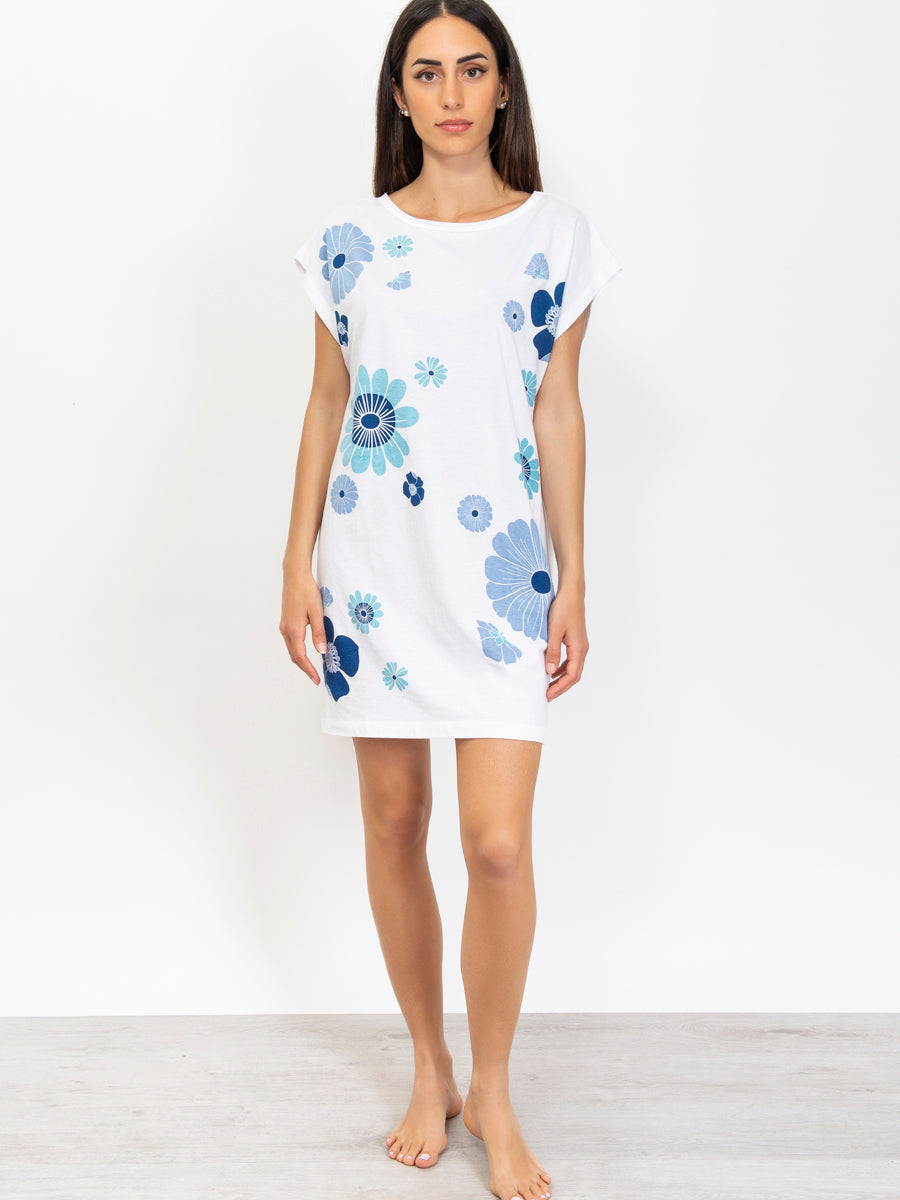 SIèLei's short dress is constructed with soft, breathable cotton to ensure a comfortable experience for the wearer.