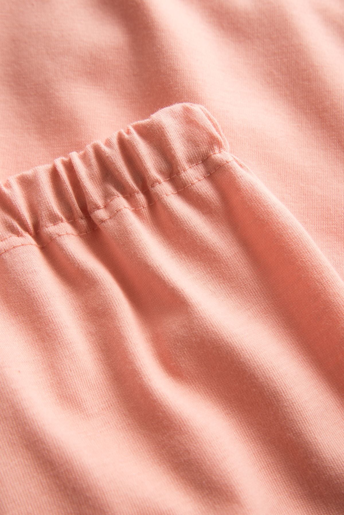 Made from thin and soft interlock fabric, the two-piece pajama set from Rösch's Smart Casual collection boasts a minimalistic design, elegant color scheme and chic print.