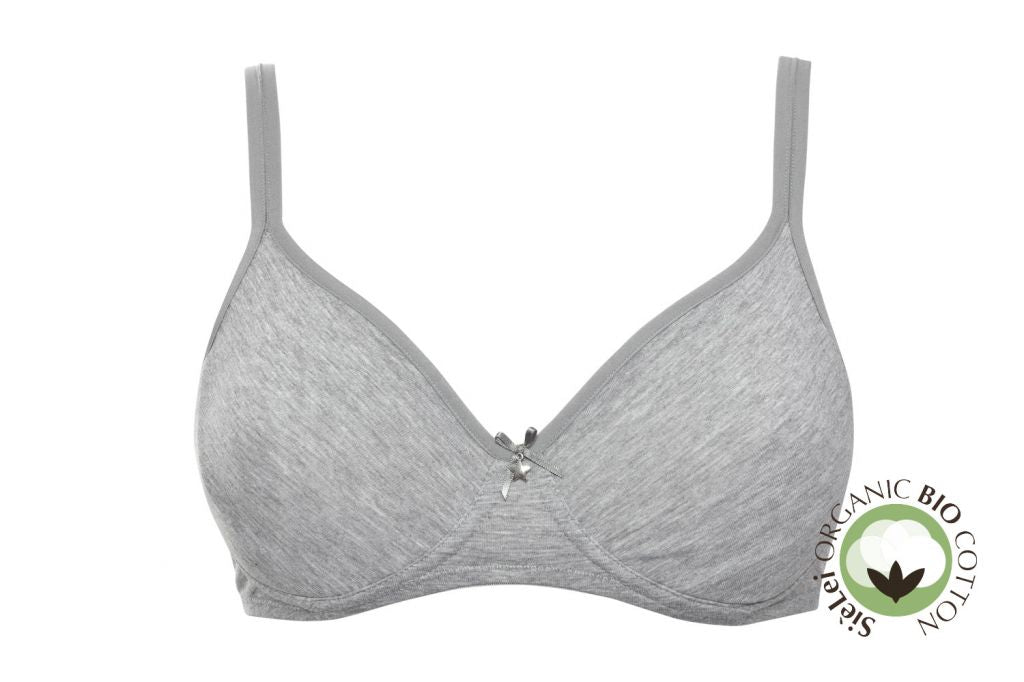 he SIéLEI Organic Cotton line from Italy presents this wire-free, unpadded bra, crafted with hand-picked organic cotton, renowned for its gentle qualities.