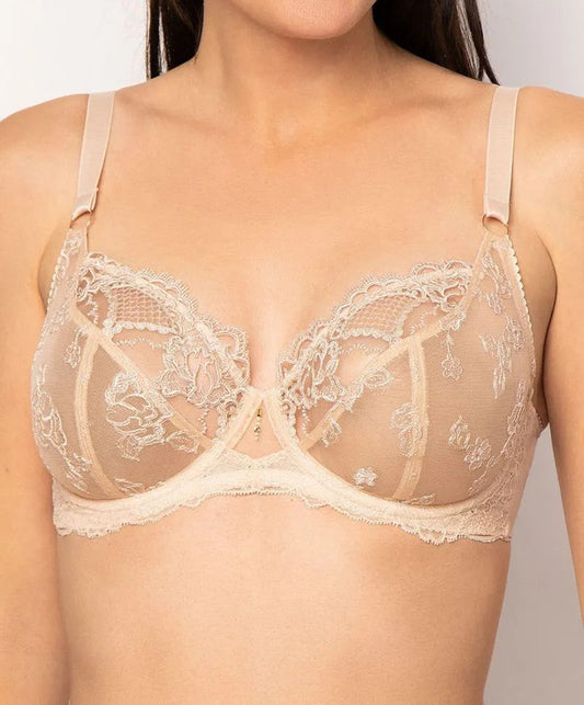 An exquisite bra from the Sublime en dentelle line by Lise Charmel, France.