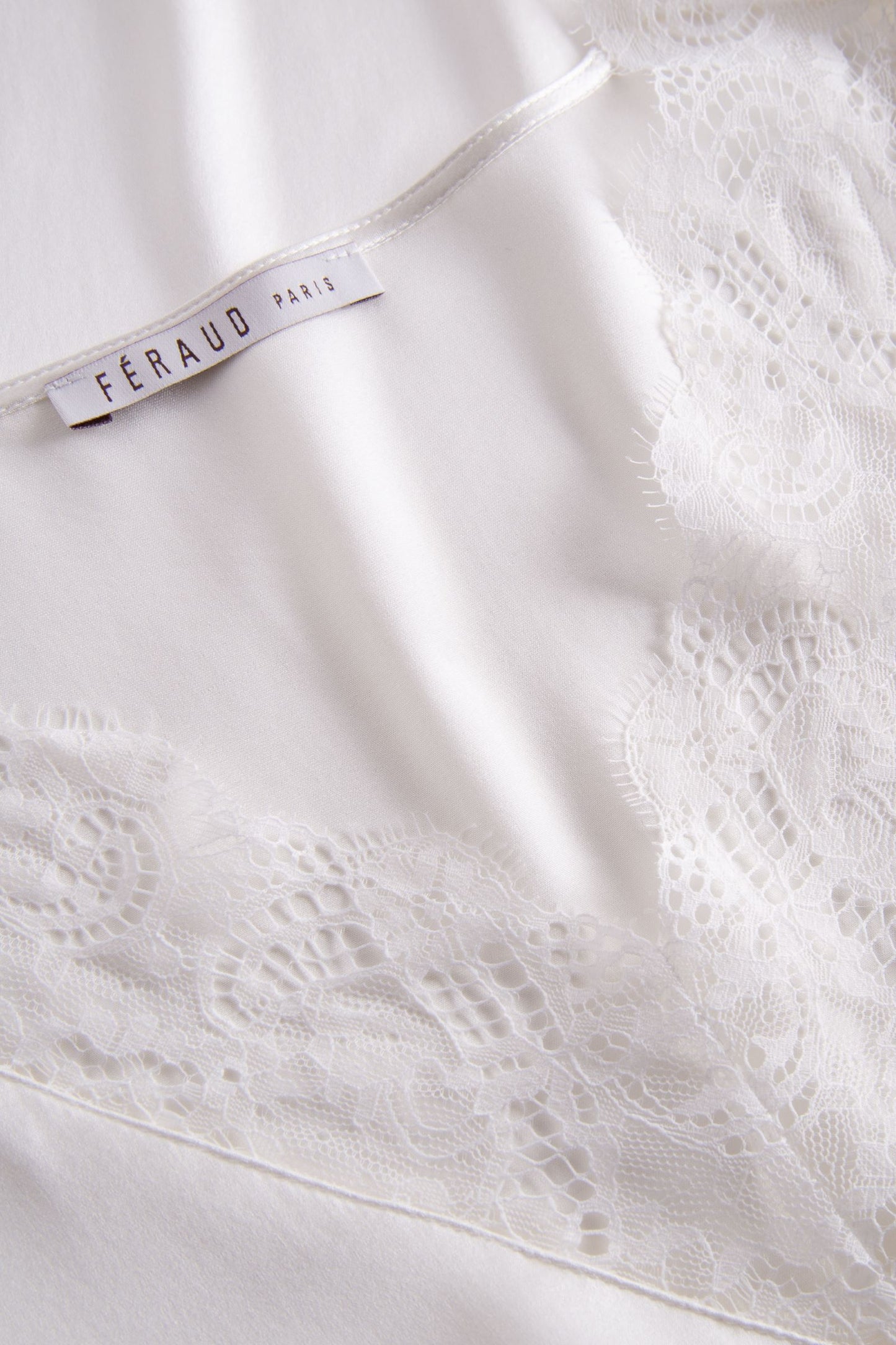 Luxurious two-piece pajamas set from the Organic Silk line by Féraud Paris at Di Moda Lingerie.