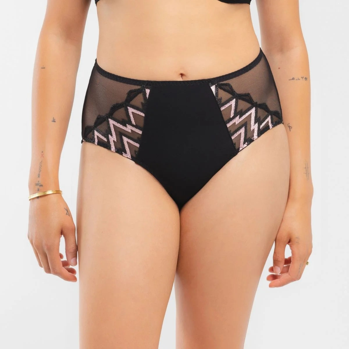 The Louisa Bracq full brief from the Ziggy line is a faithful reference to the aesthetics of David Bowie.