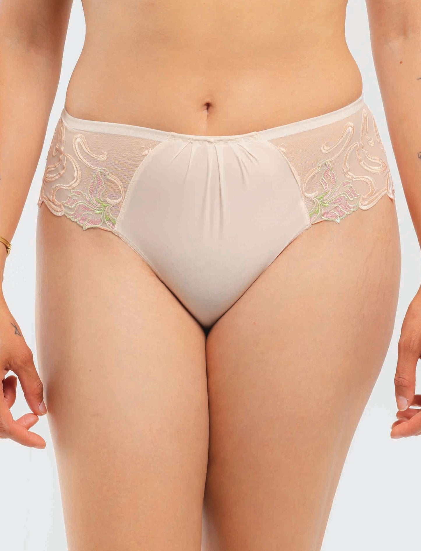 The Horta line's shorty is inspired by the varied architecture of Victor Horta, a renowned Belgian architect renowned for his involvement in the Art Nouveau movement in Belgium.