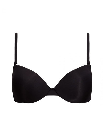 Manufactured by SIéLEI of Italy, this covertible bra is crafted from a lightweight microfiber fabric, offering versatile wear. 