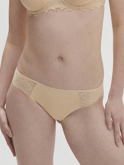 Escale Brief