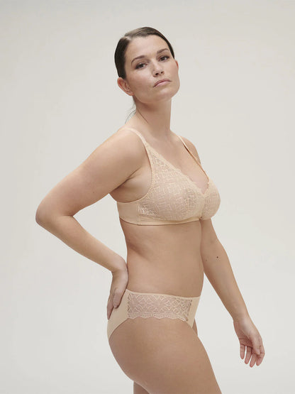 Escale Brief