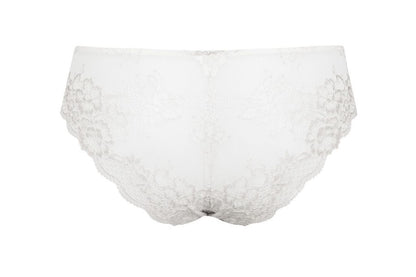 These SIéLEI brief from Italy feature a lightweight, stretchy floral patterned lace for a comfortable fit. 