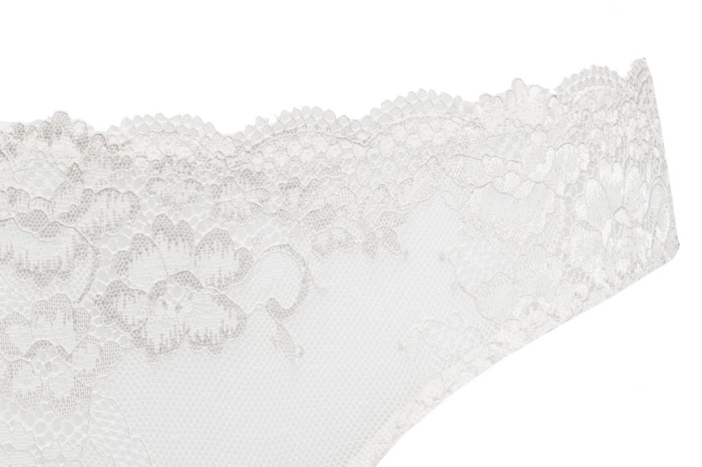 These SIéLEI brief from Italy feature a lightweight, stretchy floral patterned lace for a comfortable fit. 