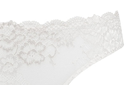 These SIéLEI brief from Italy feature a lightweight, stretchy floral patterned lace for a comfortable fit. 