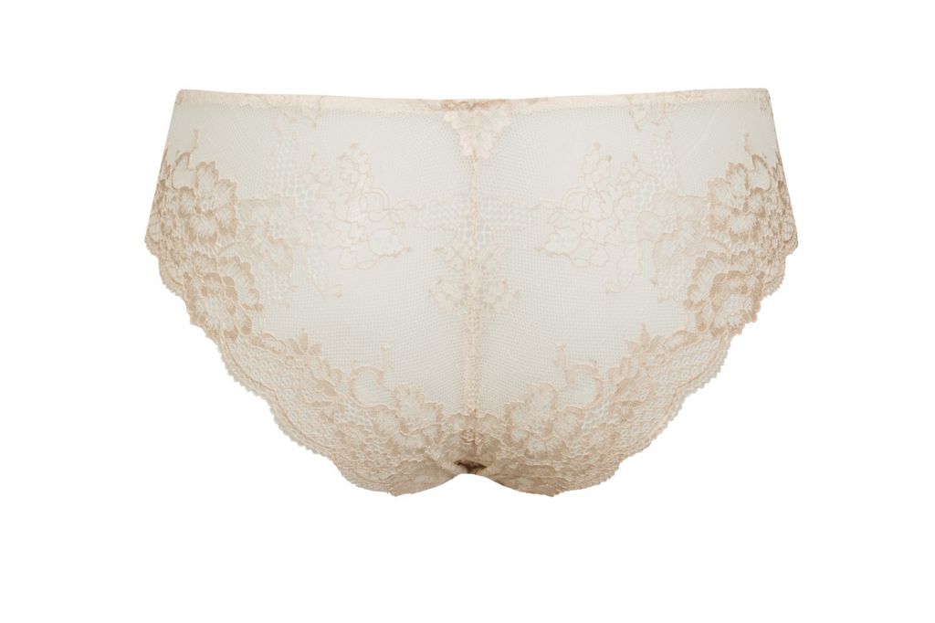 These SIéLEI brief from Italy feature a lightweight, stretchy floral patterned lace for a comfortable fit. 