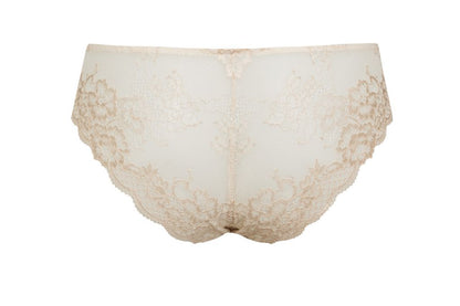 These SIéLEI brief from Italy feature a lightweight, stretchy floral patterned lace for a comfortable fit. 