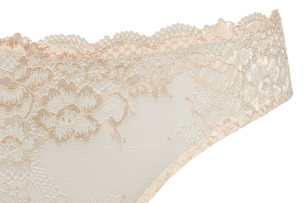 These SIéLEI brief from Italy feature a lightweight, stretchy floral patterned lace for a comfortable fit. 