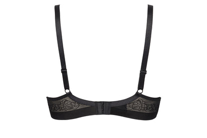 This underwire spacer cup bra from SIéLEI Italy's Flower line ensures optimal support and comfort.