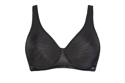 This underwire soft cup bra from SIéLEI Italy's Flower line provides optimal support and comfort ensured by its particular design and construction. 