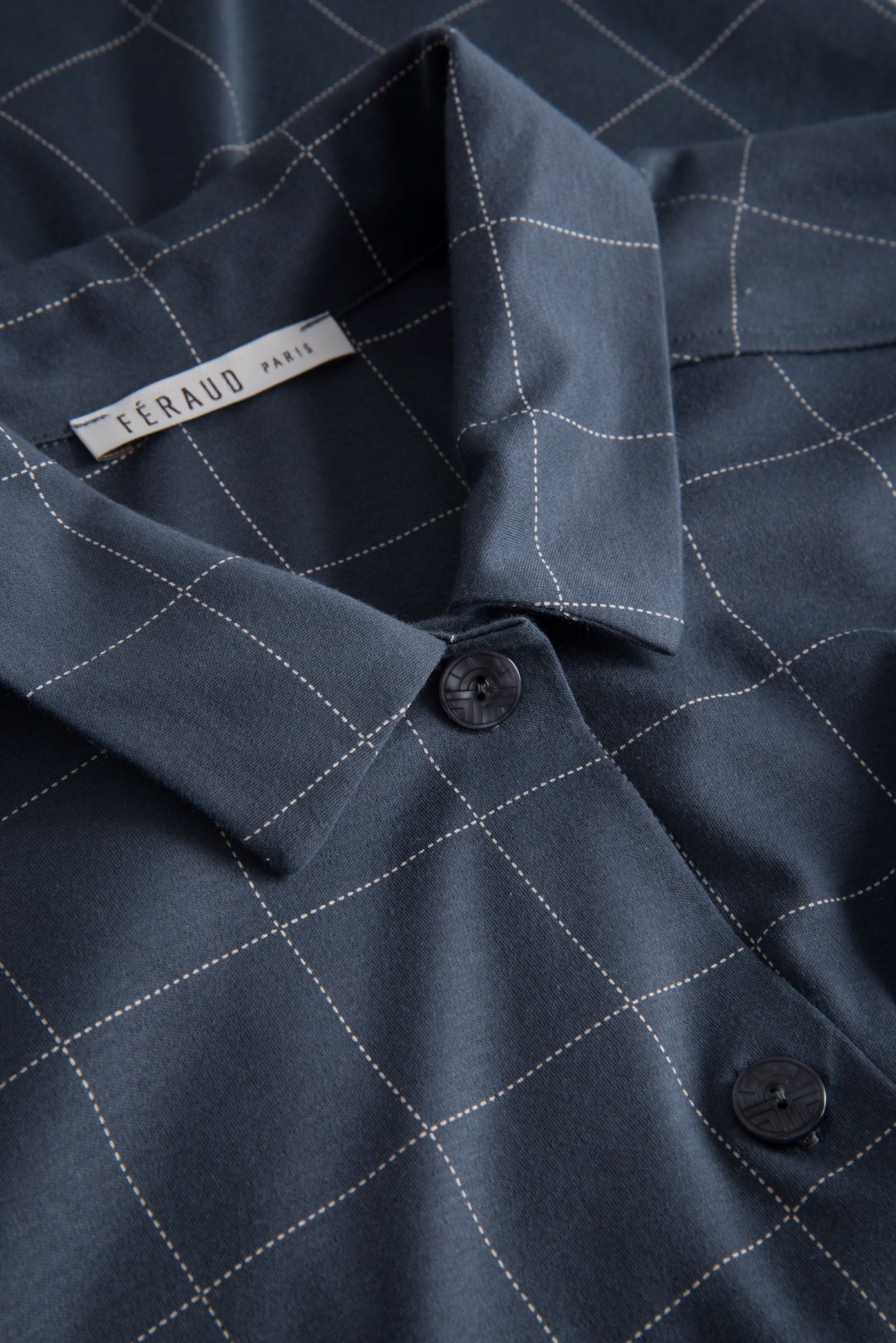 Féraud Paris' High Class line presents a sophisticated 100% interlock cotton long nightshirt.