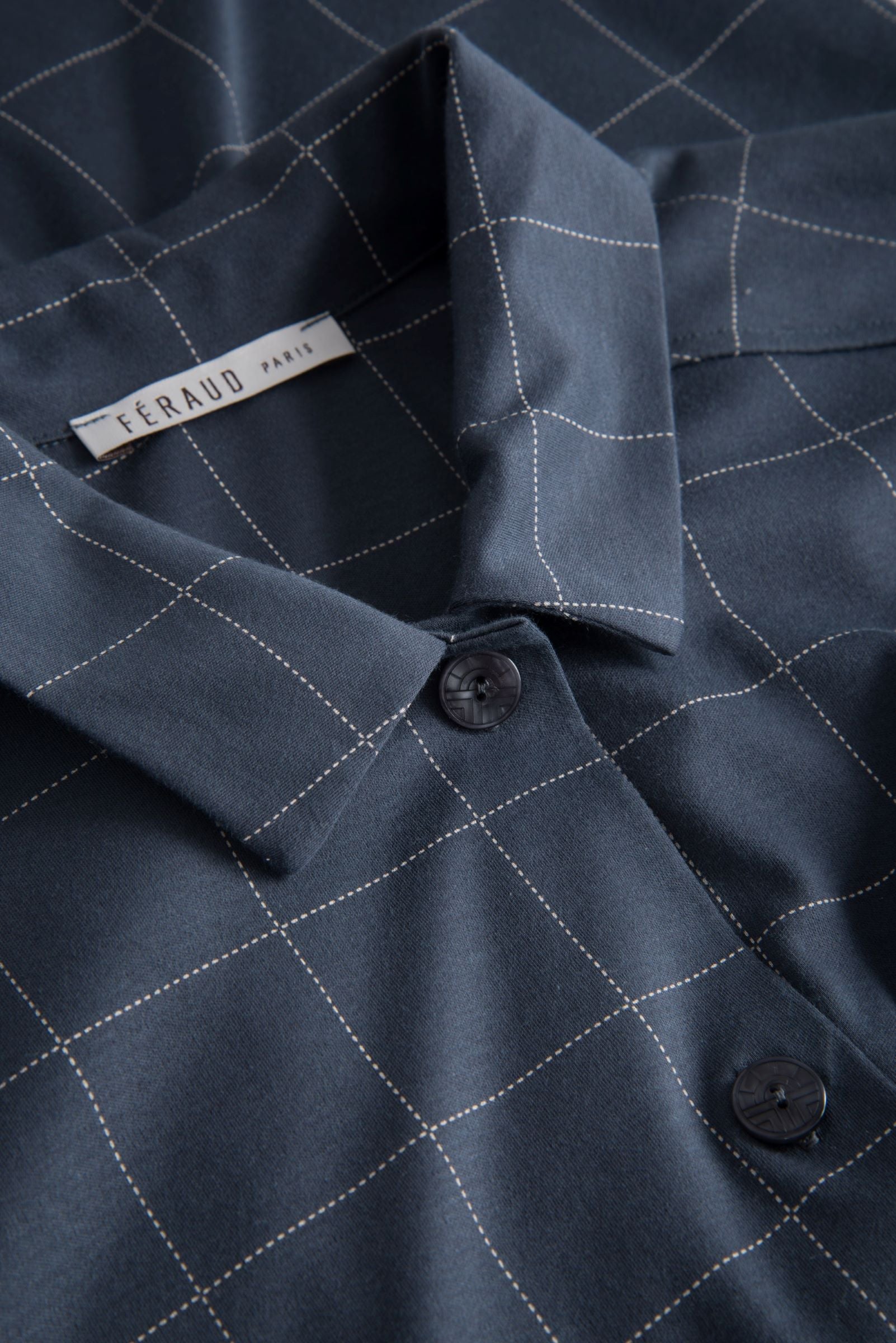 Féraud Paris' High Class line presents a sophisticated 100% interlock cotton long nightshirt.