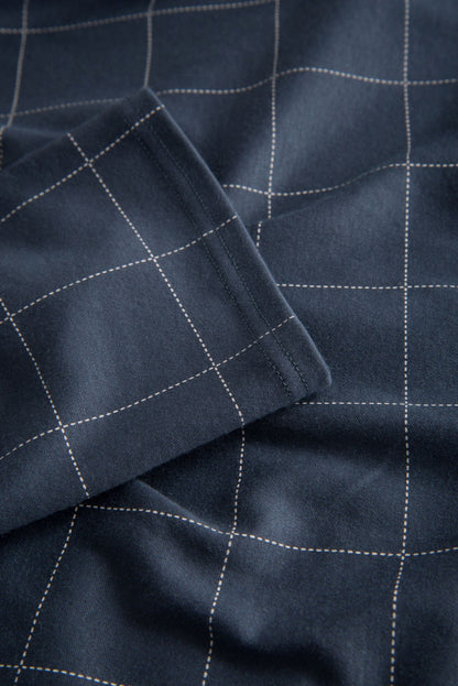 Féraud Paris' High Class line presents a sophisticated 100% interlock cotton long nightshirt.