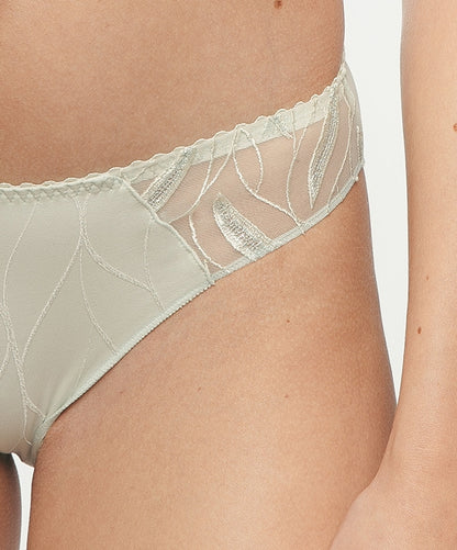 Crafted from the finest materials, the Flamboyant Embroidery Brief from the Julia iconic line of Louisa Bracq is a masterwork of artistry and design. 