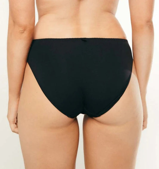 The Louisa Bracq brief from Claddagh possesses a timeless Claddagh-inspired ring design.