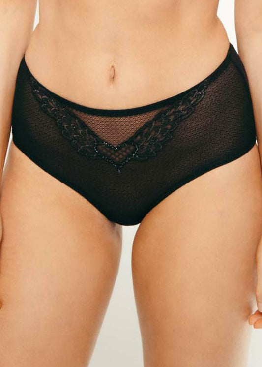 The Louisa Bracq full-brief from Claddagh possesses a timeless Claddagh-inspired ring design. 