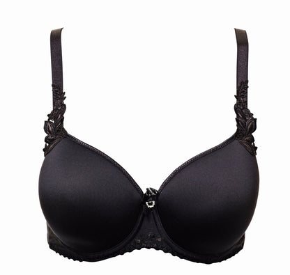 The Louisa Bracq spacer bra from the Lys Royal line offers luxurious floral embroidery and contains cups with no embroidery, enhancing its invisibility under clothing.