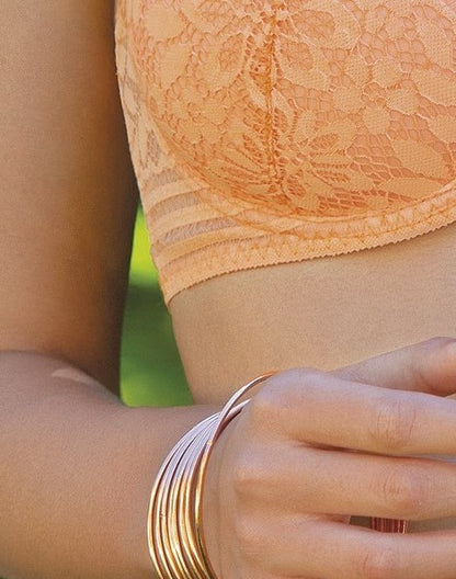 Unpadded and light as air, the Oasi Soft Lace Cup Bra by Leilieve offers a ideal blend of comfortable support, contemporary styling, and alluring sensuality.