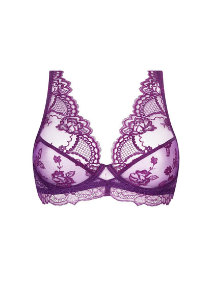 An exquisite bra from the Sublime en dentelle line by Lise Charmel, France.