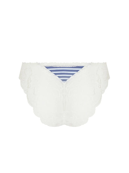 Cap Au Levant Seduction Brief