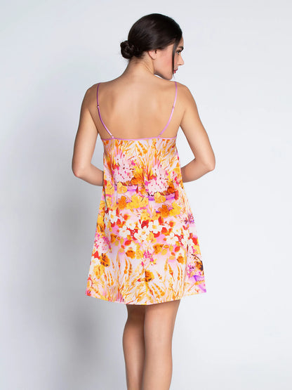 Women is wearing Jardins de Lumière Silk Chemise back picture