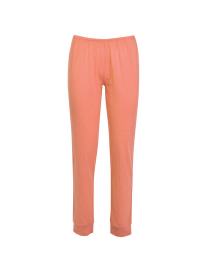 Verdissima's pajama set flaunts a macro-flower motif lace insert, delivering a modern yet elegant design. 