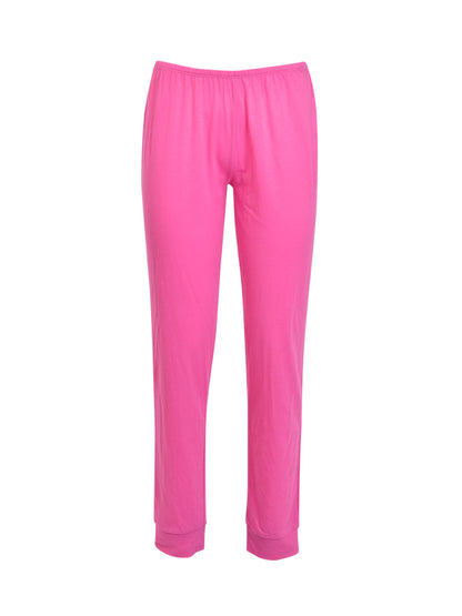 Verdissima's pajama set flaunts a macro-flower motif lace insert, delivering a modern yet elegant design. 