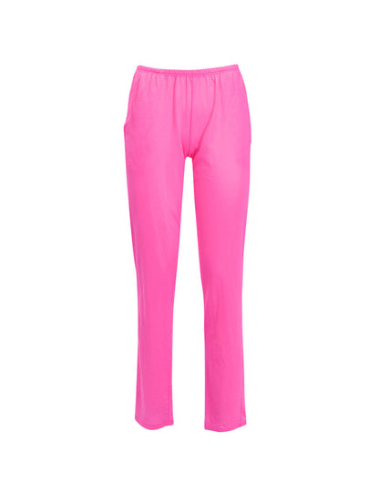 Verdissima's pajama set flaunts a macro-flower motif lace insert, delivering a modern yet elegant design. 