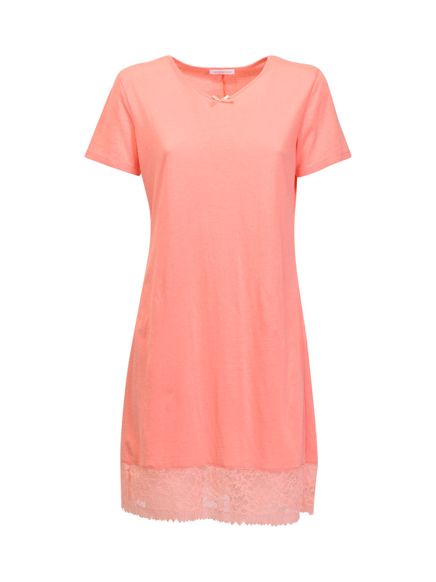 Verdissima's short-sleeved nightgown features a macro-flower motif lace insert for a modern, yet refined design. 