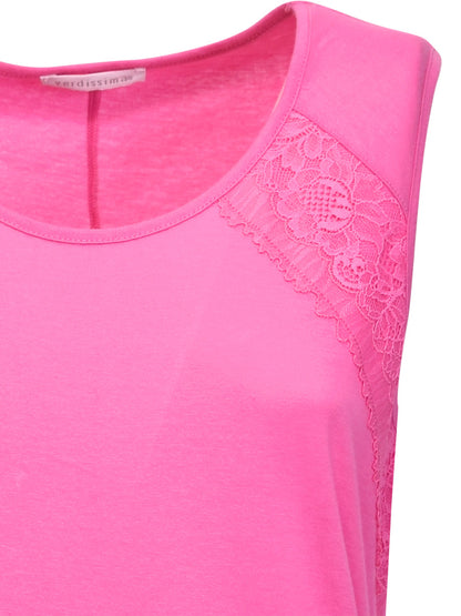 Verdissima's short nightgown features wide shoulder straps adorned with macro-flower motif lace inserts for an updated, modern look.