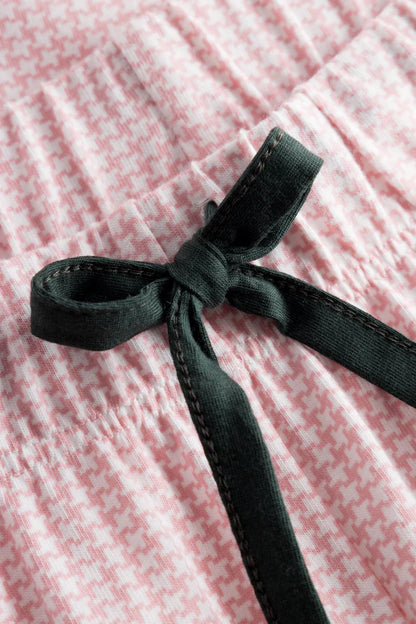 Waistband of the Be Happy Cotton Capri Pants by Rosch.