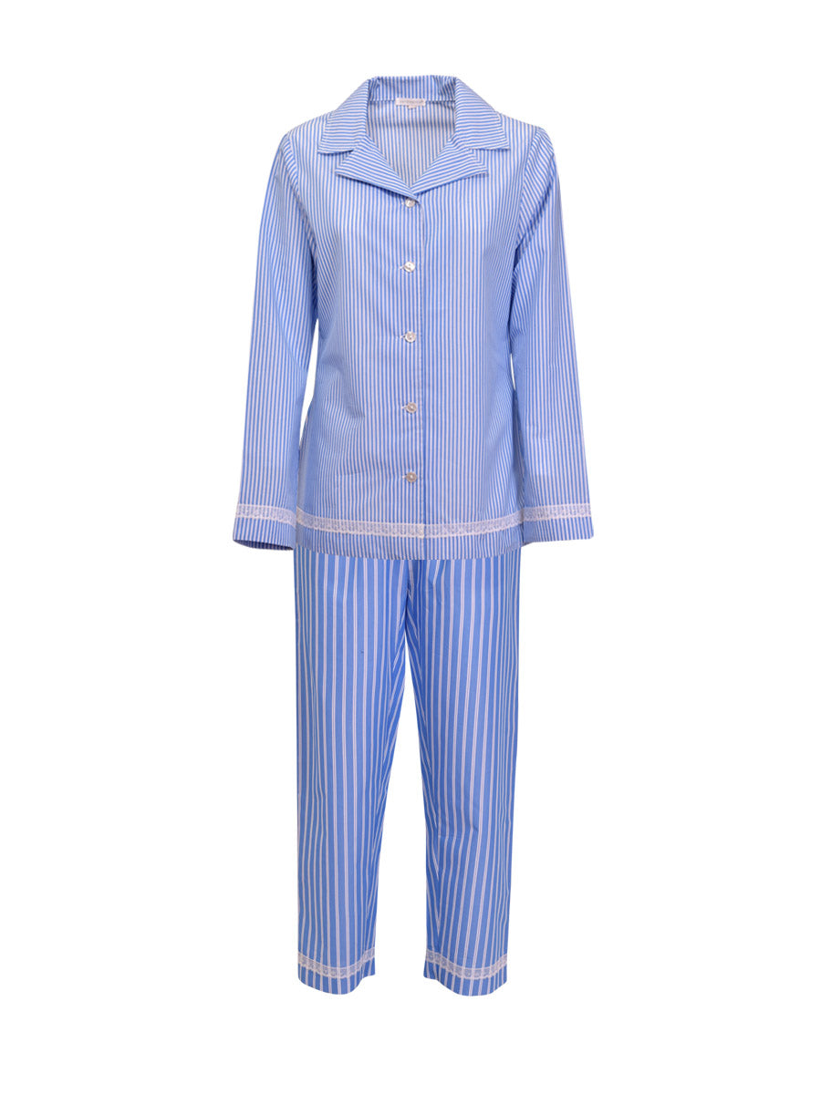 This Verdissima pajama set features a combination of male and female styling, with a button-up shirt top and long pants.