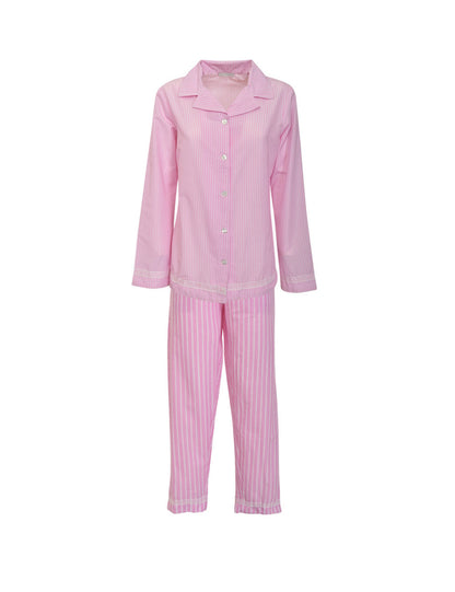 This Verdissima pajama set features a combination of male and female styling, with a button-up shirt top and long pants.