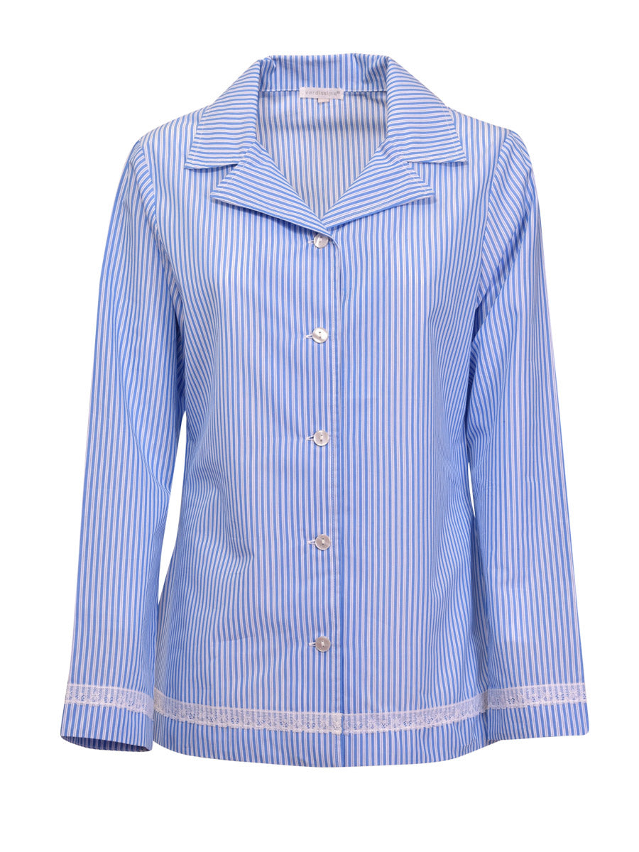 This Verdissima pajama set features a combination of male and female styling, with a button-up shirt top and long pants.