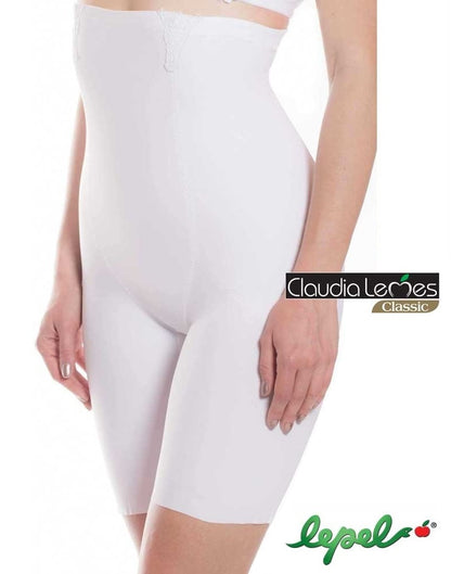 Sculpting high-waist shorts from the Classic line by Lepel from Italy.