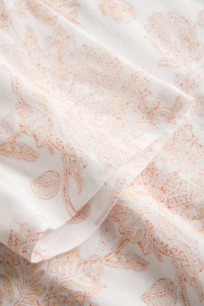 Made from thin and soft interlock fabric, the two-piece pajama set from Rösch's Smart Casual collection boasts a minimalistic design, elegant color scheme and chic print.