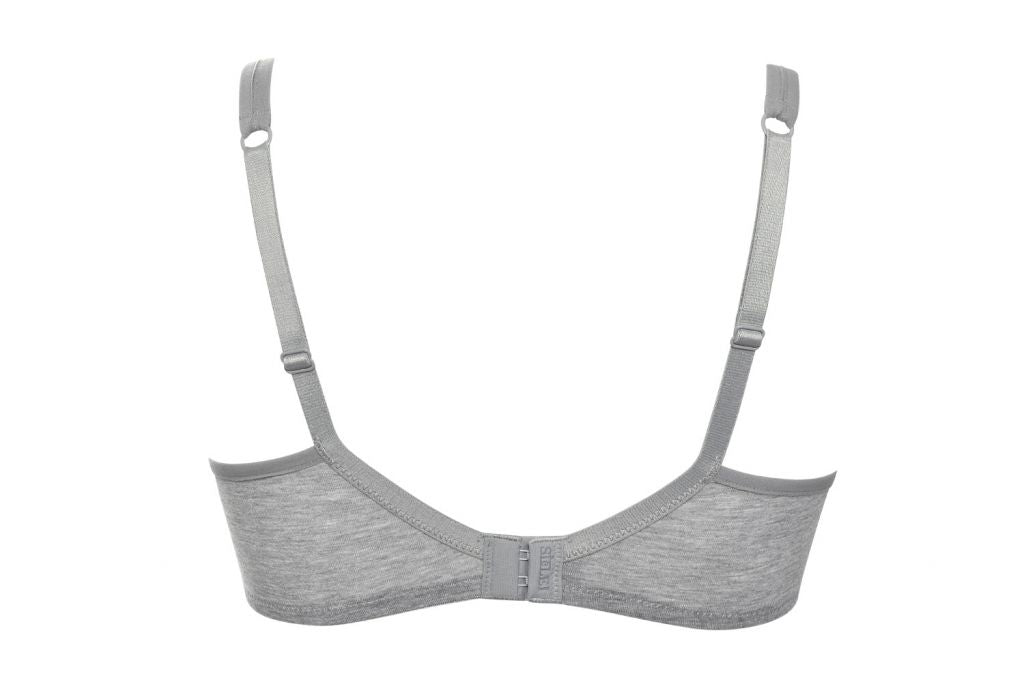 he SIéLEI Organic Cotton line from Italy presents this wire-free, unpadded bra, crafted with hand-picked organic cotton, renowned for its gentle qualities.