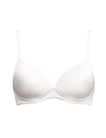 The SIÉLEI Fantastic line features this lightweight, lightly-padded bra which offers a smooth contour and subtle luster.