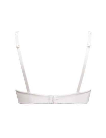 The SIÉLEI Fantastic line features this lightweight, lightly-padded bra which offers a smooth contour and subtle luster.